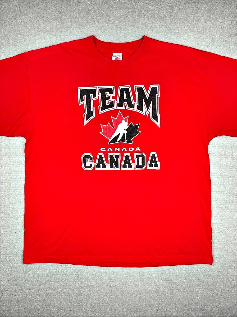 VTG Team Canada Hockey Graphic Short Sleeve Tshirt Red Mens 2XL Tennessee River